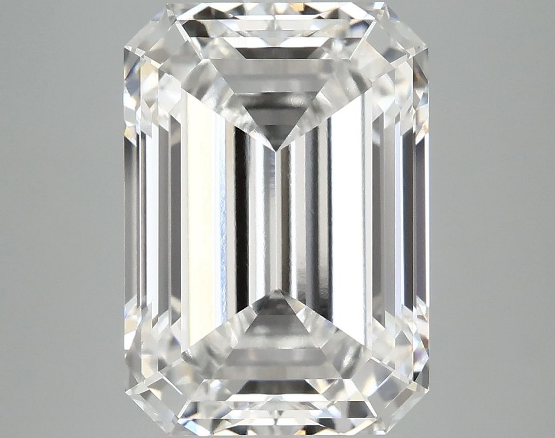 Loose Diamond - EMERALD 7.06ct E VS1: Loose Diamond - EMERALD 7.06ct E VS1 Source: This is a real non-mined Diamond that has been grown in a lab Shape: EMERALD Carats: 7.06 Color: E Clarity: VS1 Certification: IGI Video: