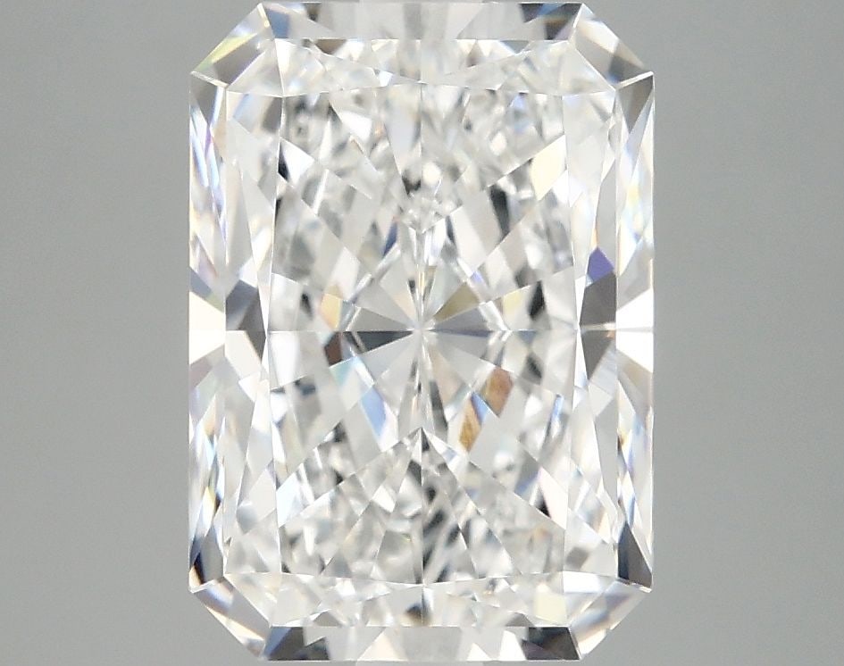 Loose Diamond - RADIANT 4.14ct D VVS2: Loose Diamond - RADIANT 4.14ct D VVS2 Source: This is a real non-mined Diamond that has been grown in a lab Shape: RADIANT Carats: 4.14 Color: D Clarity: VVS2 Certification: IGI PLEASE NOTE: Framed, L