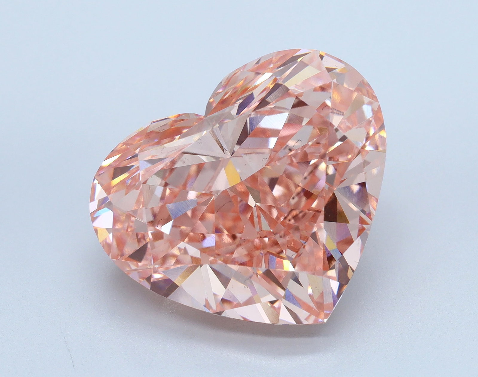 Loose Diamond - HEART 16.1ct PINK VS1: Loose Diamond - HEART 16.1ct PINK VS1 Source: This is a real non-mined Diamond that has been grown in a lab Shape: HEART Carats: 16.1 Color: PINK Clarity: VS1 Certification: IGI Condition: Pre-Owned P