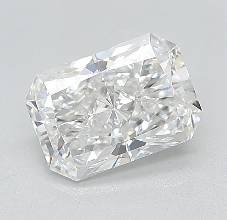 Loose Diamond - RADIANT 1.6ct E VVS2: Loose Diamond - RADIANT 1.6ct E VVS2 Source: This is a real non-mined Diamond that has been grown in a lab Shape: RADIANT Carats: 1.6 Color: E Clarity: VVS2 Certification: IGI Video: Video Link