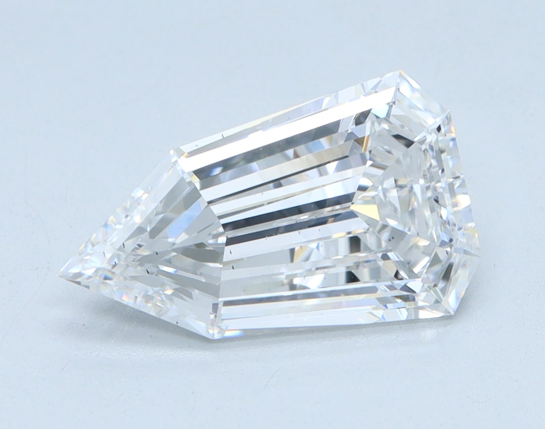 Loose Diamond - BULLET 2.11ct D VS1: Loose Diamond - BULLET 2.11ct D VS1 Source: This is a real non-mined Diamond that has been grown in a lab Shape: BULLET Carats: 2.11 Color: D Clarity: VS1 Certification: IGI Condition: Pre-Owned