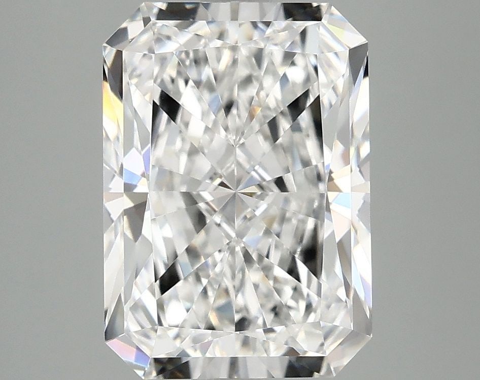 Loose Diamond - RADIANT 3.83ct E VVS2: Loose Diamond - RADIANT 3.83ct E VVS2 Source: This is a real non-mined Diamond that has been grown in a lab Shape: RADIANT Carats: 3.83 Color: E Clarity: VVS2 Certification: IGI Video: Video Link