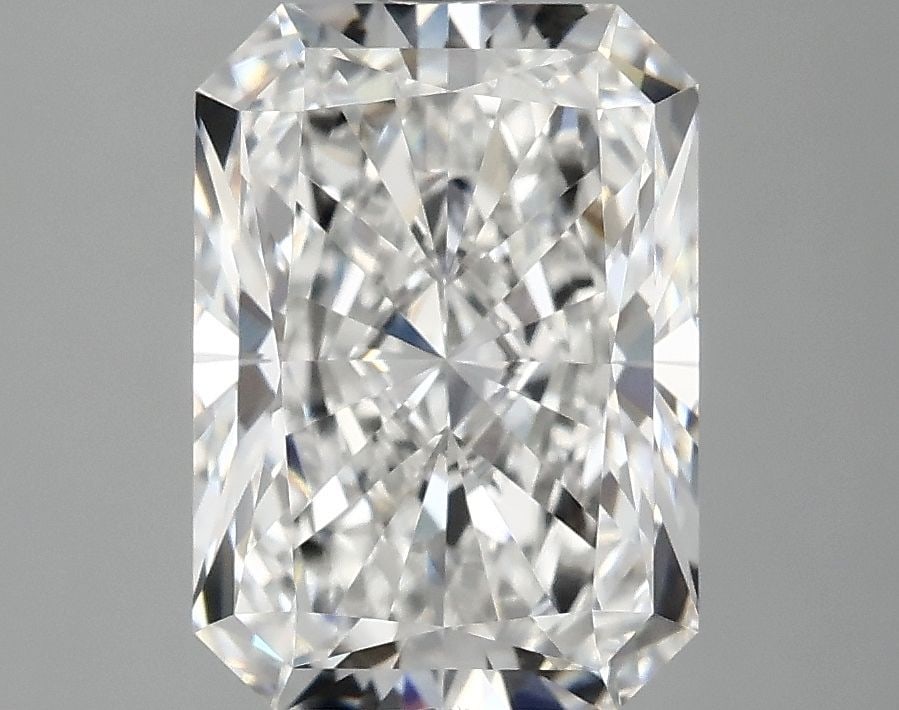 Loose Diamond - RADIANT 3.36ct E VVS2: Loose Diamond - RADIANT 3.36ct E VVS2 Source: This is a real non-mined Diamond that has been grown in a lab Shape: RADIANT Carats: 3.36 Color: E Clarity: VVS2 Certification: IGI Video: