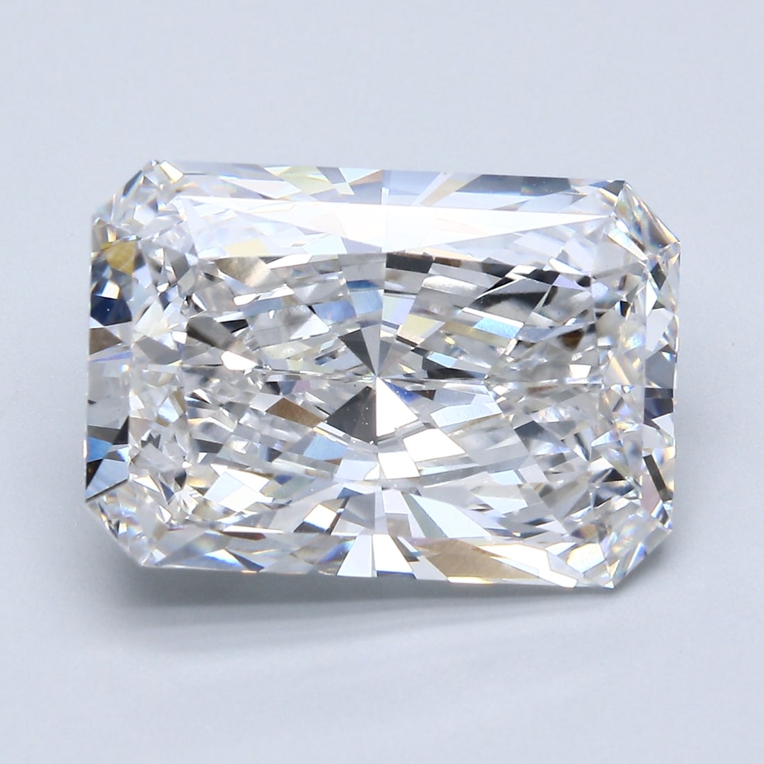 Loose Diamond - RADIANT 9.52ct F VS1: Loose Diamond - RADIANT 9.52ct F VS1 Source: This is a real non-mined Diamond that has been grown in a lab Shape: RADIANT Carats: 9.52 Color: F Clarity: VS1 Certification: GIA Condition: Pre-Owned PLE