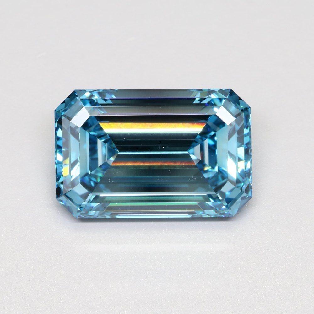 Loose Diamond - EMERALD 10.04ct Fancy Vivid Blue VVS2: Loose Diamond - EMERALD 10.04ct Fancy Vivid Blue VVS2 Source: This is a real non-mined Diamond that has been grown in a lab Shape: EMERALD Carats: 10.04 Color: Fancy Vivid Blue Certification: IGI Vide