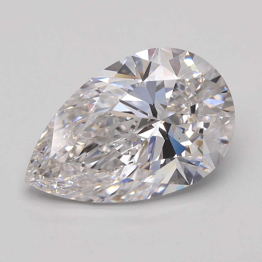 Loose Diamond - PEAR 10.79ct E VS2: Loose Diamond - PEAR 10.79ct E VS2 Source: This is a real non-mined Diamond that has been grown in a lab Shape: PEAR Carats: 10.79 Color: E Clarity: VS2 Certification: GIA Condition: Pre-Owned PLEASE 