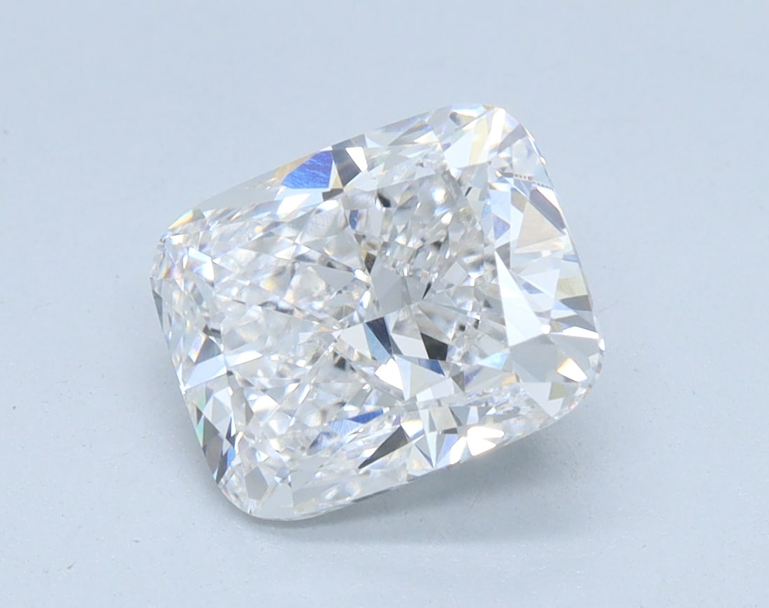 Loose Diamond - CUSHION 2.01ct E VVS1: Loose Diamond - CUSHION 2.01ct E VVS1 Source: This is a real non-mined Diamond that has been grown in a lab Shape: CUSHION Carats: 2.01 Color: E Clarity: VVS1 Certification: IGI Condition: Pre-Owned P