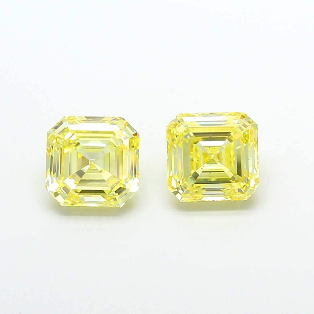 Loose Diamond - ASSCHER 3.01ct Fancy Yellow VS1: Loose Diamond - ASSCHER 3.01ct Fancy Yellow VS1 Source: This is a real non-mined Diamond that has been grown in a lab Shape: ASSCHER Carats: 3.01 Color: Fancy Yellow Certification: IGI Video: