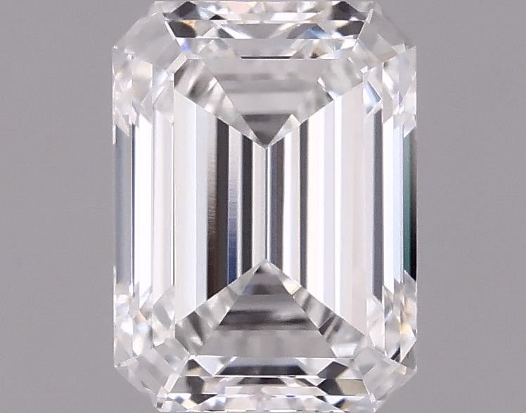 Loose Diamond - EMERALD 2.42ct E VVS2: Loose Diamond - EMERALD 2.42ct E VVS2 Source: This is a real non-mined Diamond that has been grown in a lab Shape: EMERALD Carats: 2.42 Color: E Clarity: VVS2 Certification: IGI Condition: Pre-Owned
