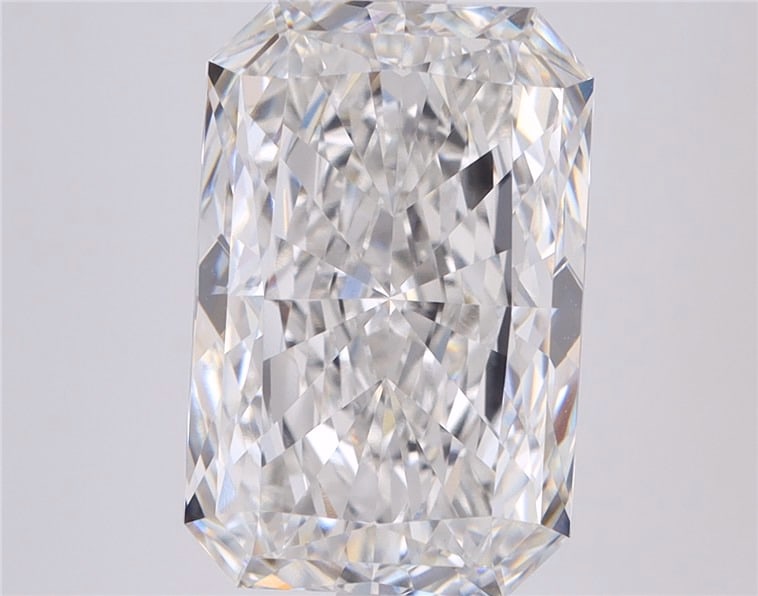 Loose Diamond - RADIANT 6.06ct E VVS2: Loose Diamond - RADIANT 6.06ct E VVS2 Source: This is a real non-mined Diamond that has been grown in a lab Shape: RADIANT Carats: 6.06 Color: E Clarity: VVS2 Certification: IGI Condition: Pre-Owned P