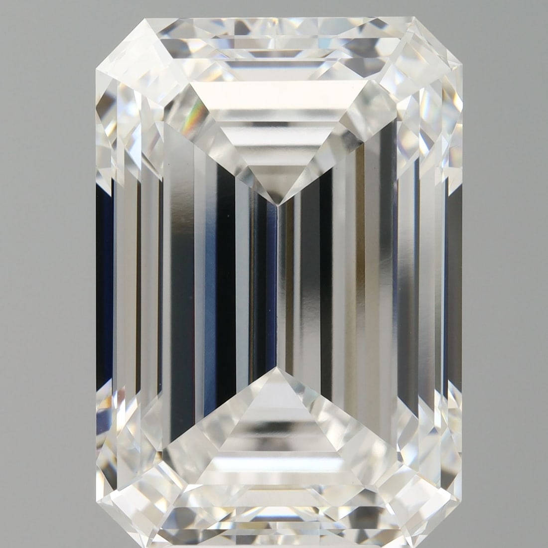 Loose Diamond - EMERALD 9.06ct E VVS2: Loose Diamond - EMERALD 9.06ct E VVS2 Source: This is a real non-mined Diamond that has been grown in a lab Shape: EMERALD Carats: 9.06 Color: E Clarity: VVS2 Certification: IGI Video: