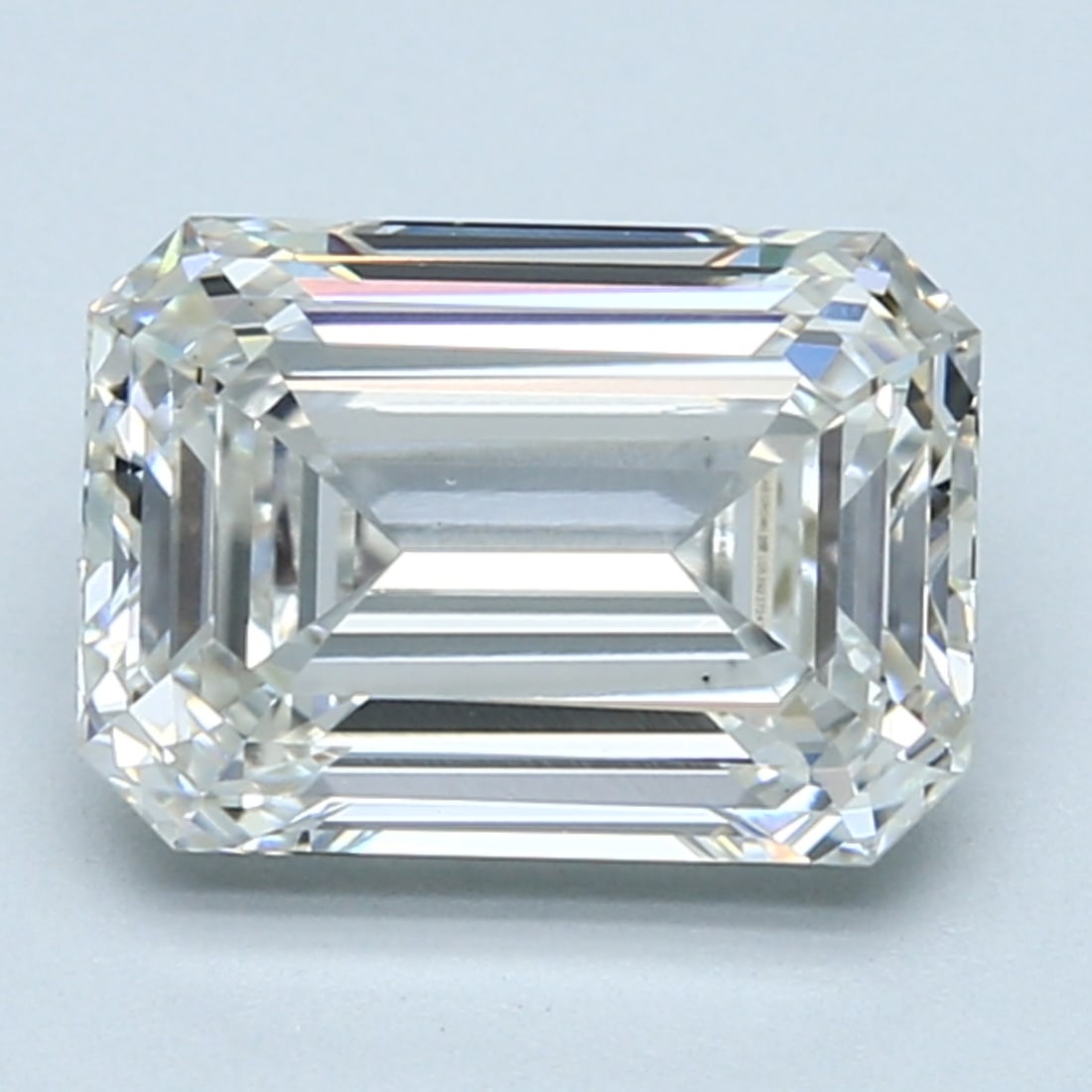 Loose Diamond - EMERALD 3.03ct E SI1: Loose Diamond - EMERALD 3.03ct E SI1 Source: This is a real non-mined Diamond that has been grown in a lab Shape: EMERALD Carats: 3.03 Color: E Clarity: SI1 Certification: GIA Condition: Pre-Owned PLE