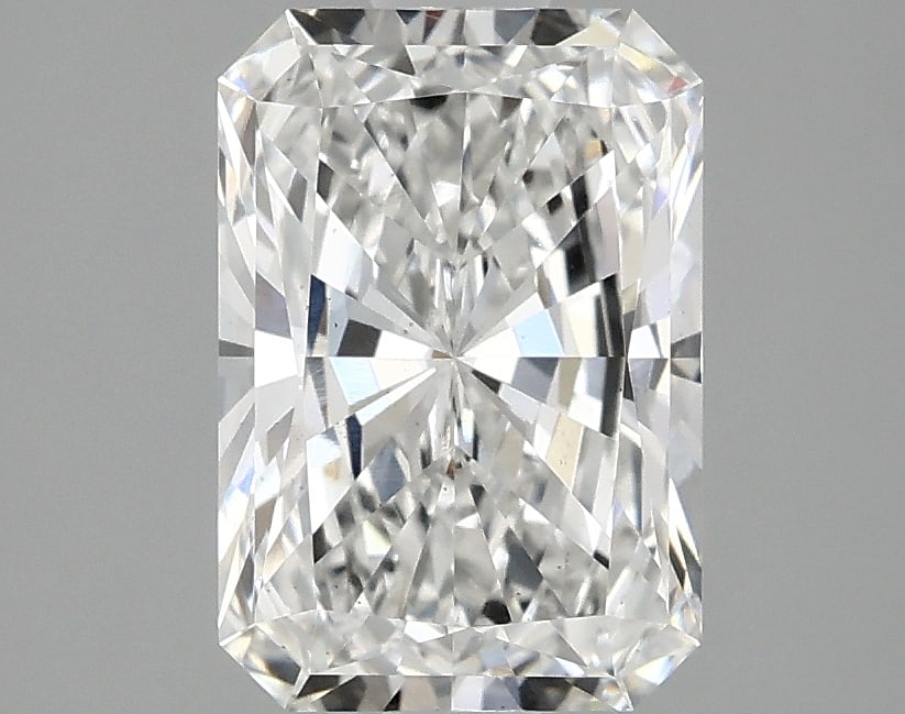 Loose Diamond - RADIANT 2.1ct E VS2: Loose Diamond - RADIANT 2.1ct E VS2 Source: This is a real non-mined Diamond that has been grown in a lab Shape: RADIANT Carats: 2.1 Color: E Clarity: VS2 Certification: IGI Condition: Pre-Owned PLEAS