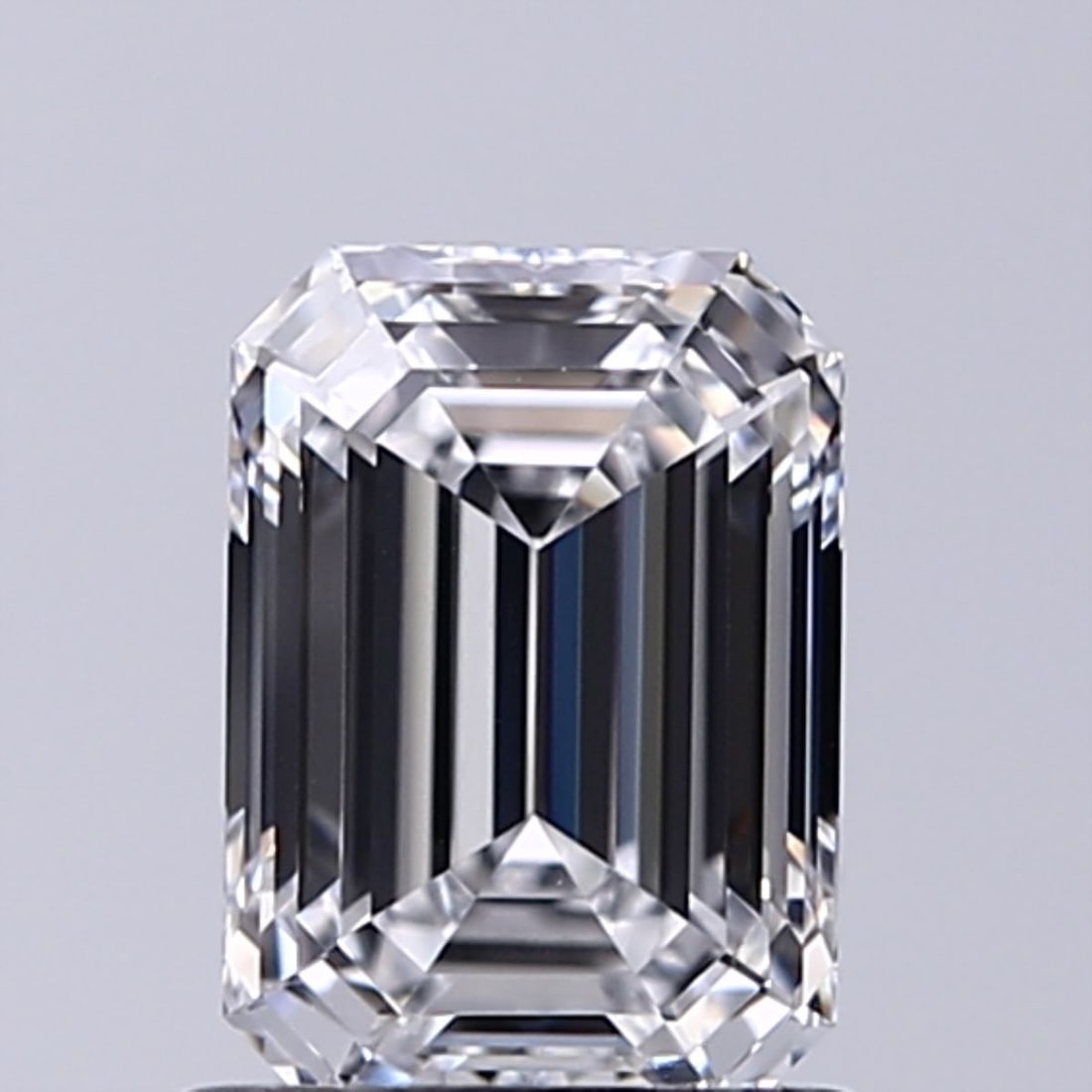 Loose Diamond - EMERALD 1.04ct D VS1: Loose Diamond - EMERALD 1.04ct D VS1 Source: This is a real non-mined Diamond that has been grown in a lab Shape: EMERALD Carats: 1.04 Color: D Clarity: VS1 Certification: IGI Video:
