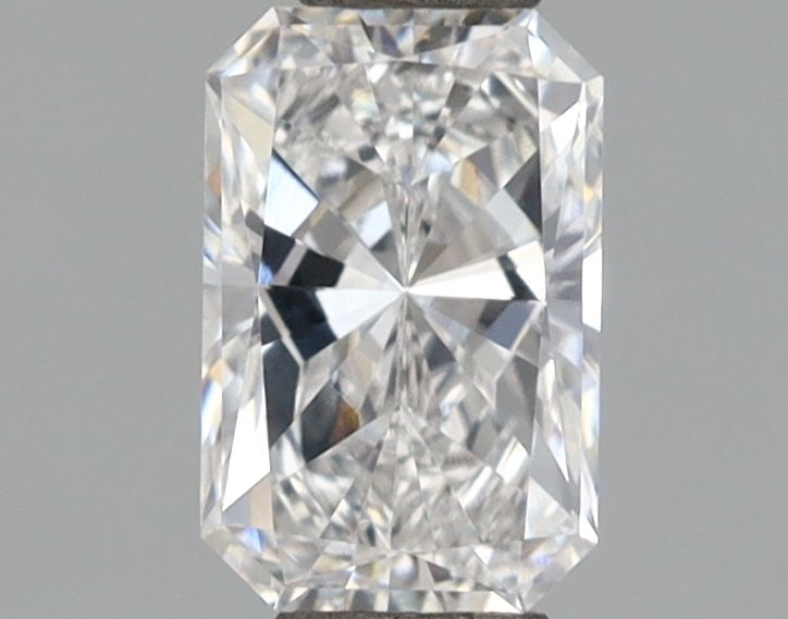 Loose Diamond - RADIANT 0.81ct E VVS2: Loose Diamond - RADIANT 0.81ct E VVS2 Source: This is a real non-mined Diamond that has been grown in a lab Shape: RADIANT Carats: 0.81 Color: E Clarity: VVS2 Certification: IGI Video: