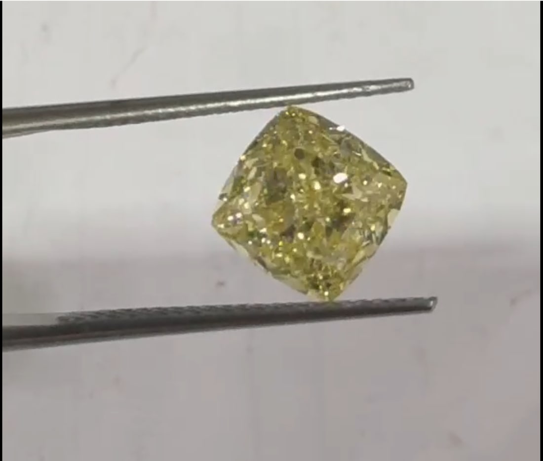 Loose Diamond - CUSHION MODIFIED 3.06ct Fancy Light Yellow VS1: Loose Diamond - CUSHION MODIFIED 3.06ct Fancy Light Yellow VS1 Source: This is a real non-mined Diamond that has been grown in a lab Shape: CUSHION MODIFIED Carats: 3.06 Color: Fancy Light Yellow Cert