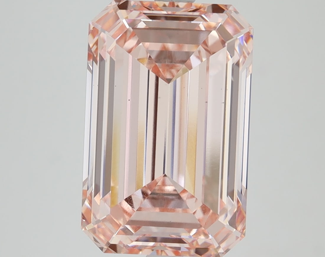 Loose Diamond - EMERALD 5.08ct PINK VS1: Loose Diamond - EMERALD 5.08ct PINK VS1 Source: This is a real non-mined Diamond that has been grown in a lab Shape: EMERALD Carats: 5.08 Color: PINK Clarity: VS1 Certification: IGI Condition: Pre-Own