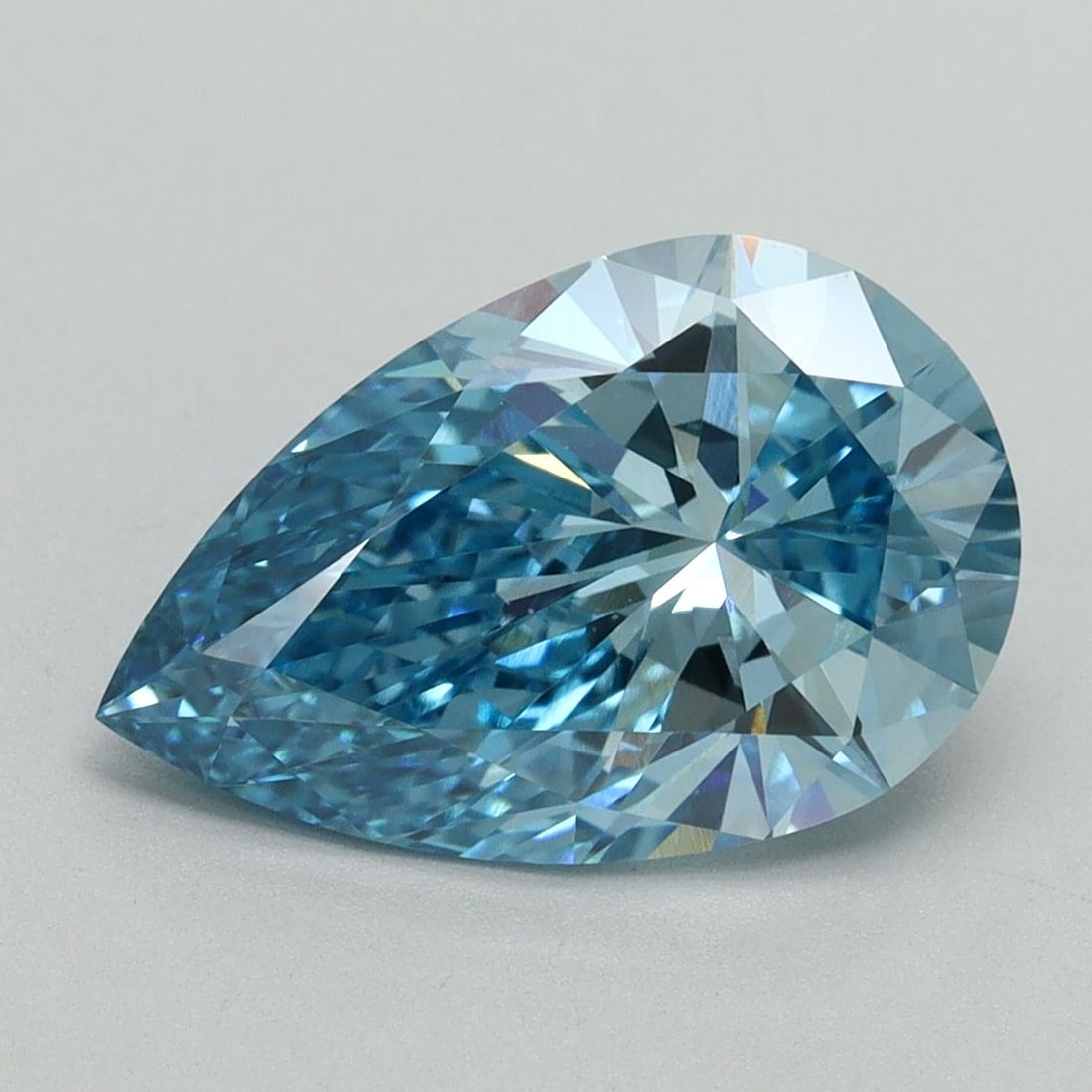 Loose Diamond - PEAR 3.11ct Fancy Vivid Blue VVS2: Loose Diamond - PEAR 3.11ct Fancy Vivid Blue VVS2 Source: This is a real non-mined Diamond that has been grown in a lab Shape: PEAR Carats: 3.11 Color: Fancy Vivid Blue Certification: IGI Video: