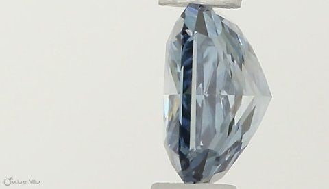 Loose Diamond - RADIANT 0.41ct Fancy Vivid Blue VVS2: Loose Diamond - RADIANT 0.41ct Fancy Vivid Blue VVS2 Source: This is a real non-mined Diamond that has been grown in a lab Shape: RADIANT Carats: 0.41 Color: Fancy Vivid Blue Certification: IGI