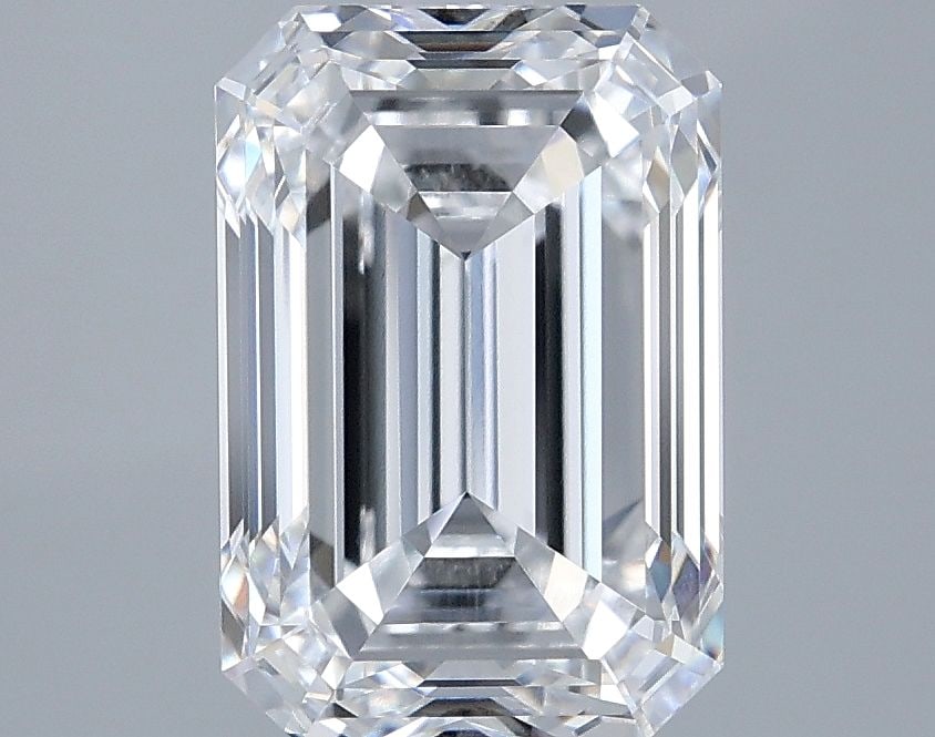 Loose Diamond - EMERALD 3.53ct D VVS1: Loose Diamond - EMERALD 3.53ct D VVS1 Source: This is a real non-mined Diamond that has been grown in a lab Shape: EMERALD Carats: 3.53 Color: D Clarity: VVS1 Certification: IGI Video: