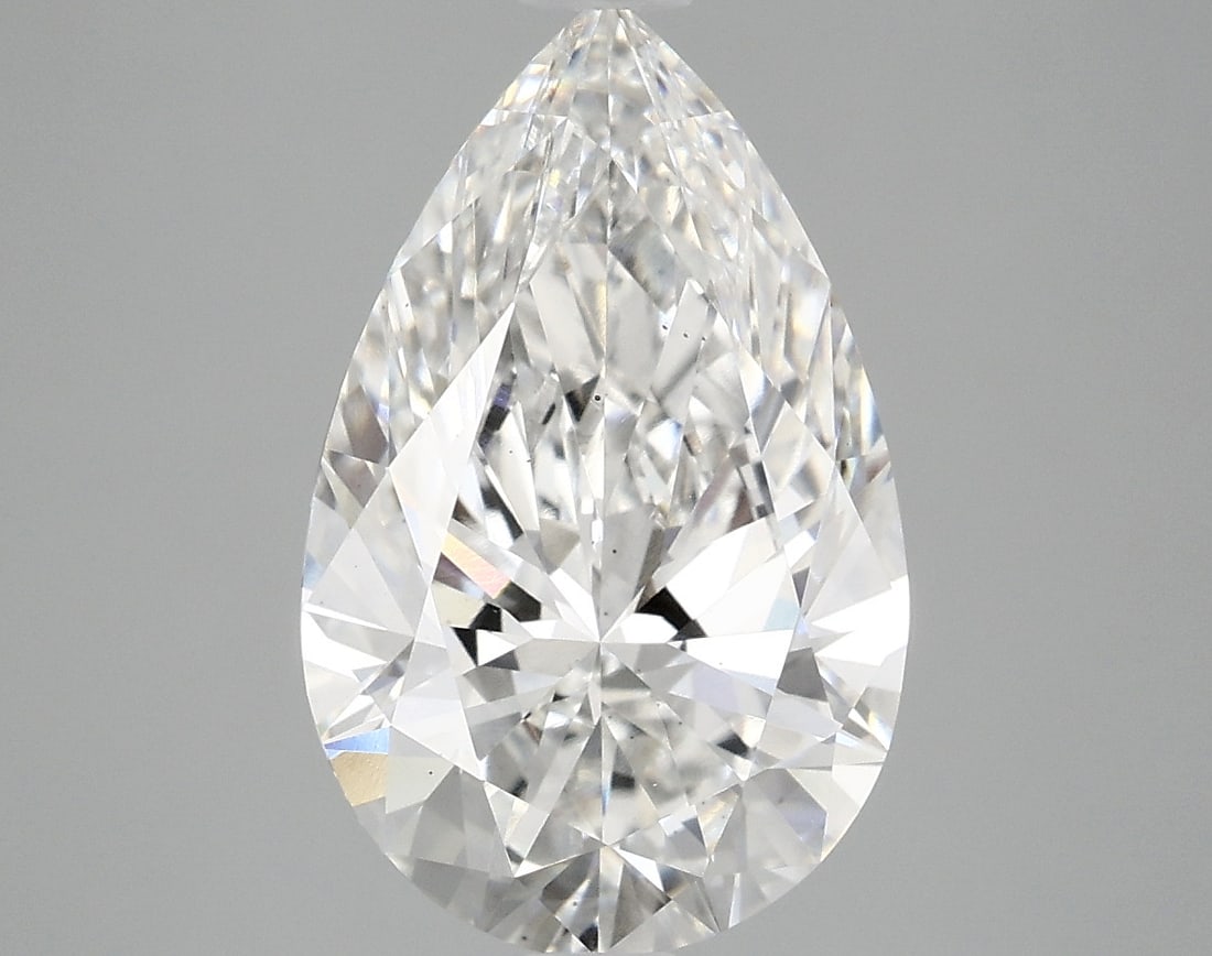 Loose Diamond - PEAR 3.89ct E VS2: Loose Diamond - PEAR 3.89ct E VS2 Source: This is a real non-mined Diamond that has been grown in a lab Shape: PEAR Carats: 3.89 Color: E Clarity: VS2 Certification: IGI Condition: Pre-Owned PLEASE NO