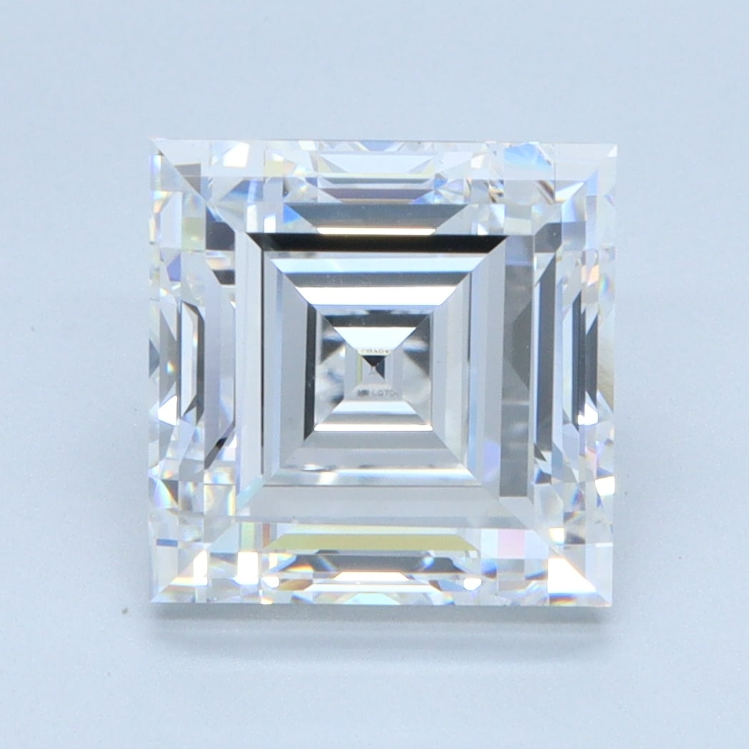 Loose Diamond - ASSCHER 3.32ct D VVS2: Loose Diamond - ASSCHER 3.32ct D VVS2 Source: This is a real non-mined Diamond that has been grown in a lab Shape: ASSCHER Carats: 3.32 Color: D Clarity: VVS2 Certification: IGI Condition: Pre-Owned P