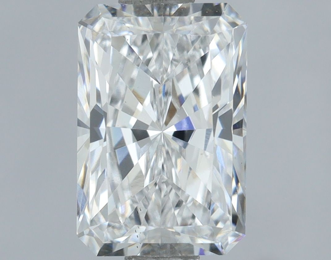Loose Diamond - RADIANT 1.01ct D VS2: Loose Diamond - RADIANT 1.01ct D VS2 Source: This is a real non-mined Diamond that has been grown in a lab Shape: RADIANT Carats: 1.01 Color: D Clarity: VS2 Certification: IGI Video: