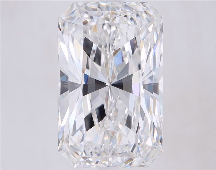 Loose Diamond - RADIANT 3.1ct E VVS1: Loose Diamond - RADIANT 3.1ct E VVS1 Source: This is a real non-mined Diamond that has been grown in a lab Shape: RADIANT Carats: 3.1 Color: E Clarity: VVS1 Certification: IGI Condition: Pre-Owned PLE