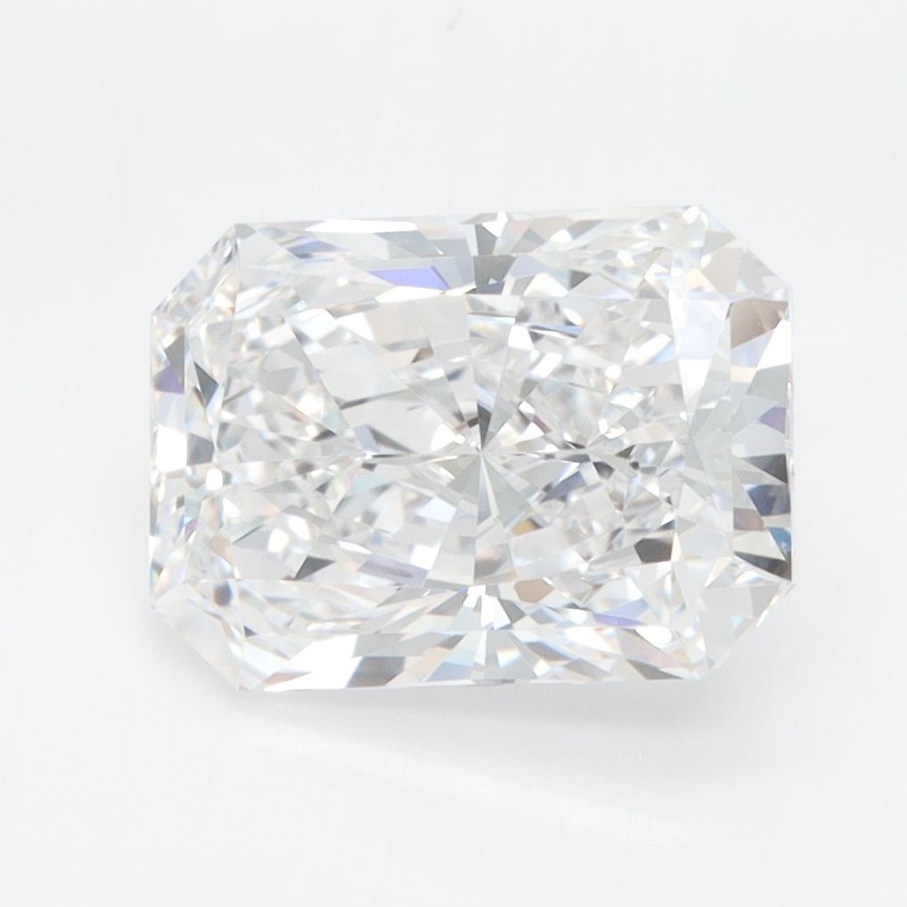 Loose Diamond - RADIANT 3.09ct D IF: Loose Diamond - RADIANT 3.09ct D IF Source: This is a real non-mined Diamond that has been grown in a lab Shape: RADIANT Carats: 3.09 Color: D Clarity: IF Certification: IGI Video: