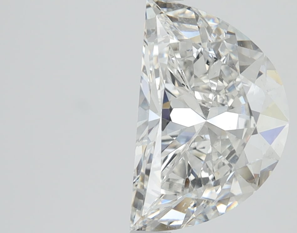 Loose Diamond - HALFMOON 2.07ct E VS1: Loose Diamond - HALFMOON 2.07ct E VS1 Source: This is a real non-mined Diamond that has been grown in a lab Shape: HALFMOON Carats: 2.07 Color: E Clarity: VS1 Certification: IGI Condition: Pre-Owned P