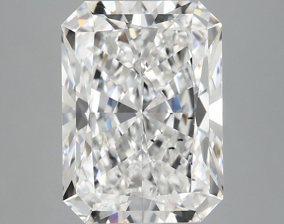 Loose Diamond - RADIANT 4.19ct D VS2: Loose Diamond - RADIANT 4.19ct D VS2 Source: This is a real non-mined Diamond that has been grown in a lab Shape: RADIANT Carats: 4.19 Color: D Clarity: VS2 Certification: IGI Condition: Pre-Owned PLE
