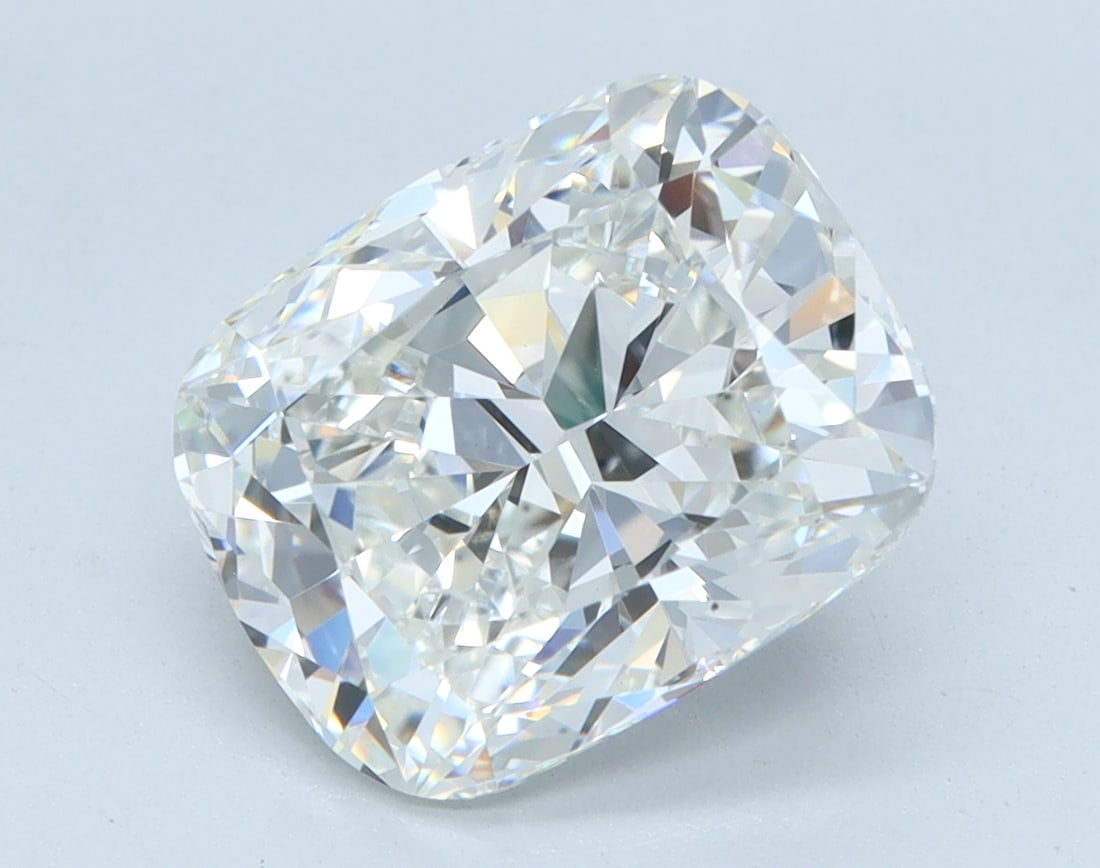 Loose Diamond - CUSHION 3.08ct F VS2: Loose Diamond - CUSHION 3.08ct F VS2 Source: This is a real non-mined Diamond that has been grown in a lab Shape: CUSHION Carats: 3.08 Color: F Clarity: VS2 Certification: IGI Condition: Pre-Owned PLE