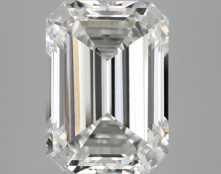 Loose Diamond - EMERALD 3.81ct F VVS2: Loose Diamond - EMERALD 3.81ct F VVS2 Source: This is a real non-mined Diamond that has been grown in a lab Shape: EMERALD Carats: 3.81 Color: F Clarity: VVS2 Certification: IGI Condition: Pre-Owned P