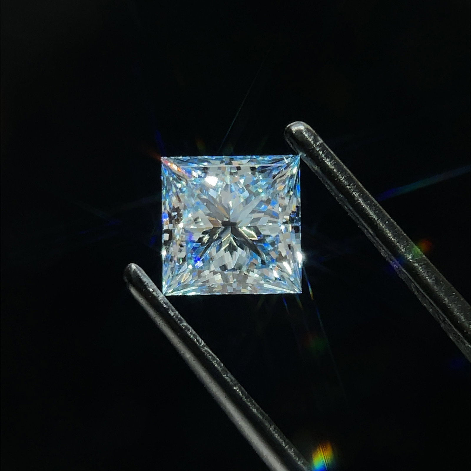 Loose Diamond - PRINCESS 1.54ct Fancy Vivid Blue VS2 (1 of 1)