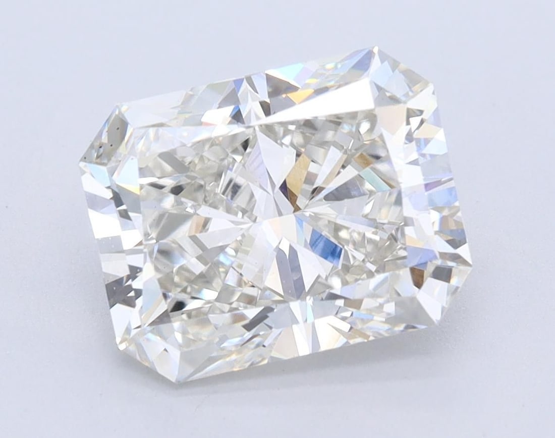 Loose Diamond - RADIANT 3.11ct H VS1: Loose Diamond - RADIANT 3.11ct H VS1 Source: This is a real non-mined Diamond that has been grown in a lab Shape: RADIANT Carats: 3.11 Color: H Clarity: VS1 Certification: IGI Video: