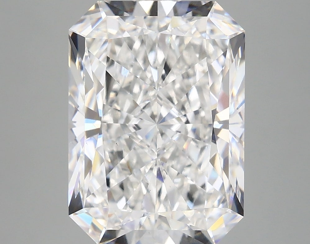 Loose Diamond - RADIANT 4.81ct D VS1: Loose Diamond - RADIANT 4.81ct D VS1 Source: This is a real non-mined Diamond that has been grown in a lab Shape: RADIANT Carats: 4.81 Color: D Clarity: VS1 Certification: IGI Condition: Pre-Owned PLE