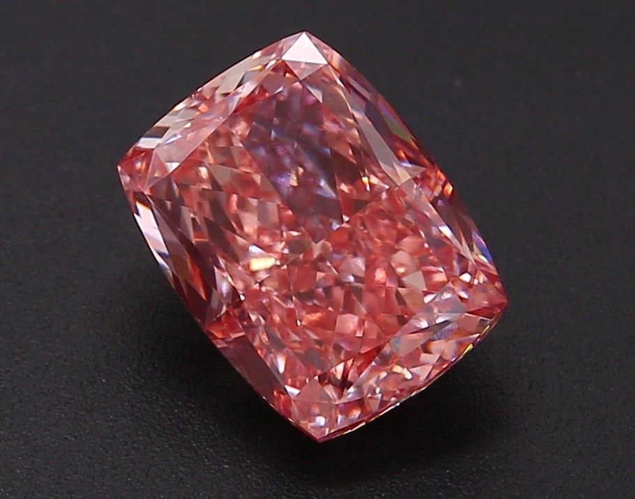 Loose Diamond - CUSHION MODIFIED 3.44ct Fancy Vivid Pink VS1: Loose Diamond - CUSHION MODIFIED 3.44ct Fancy Vivid Pink VS1 Source: This is a real non-mined Diamond that has been grown in a lab Shape: CUSHION MODIFIED Carats: 3.44 Color: Fancy Vivid Pink Certific
