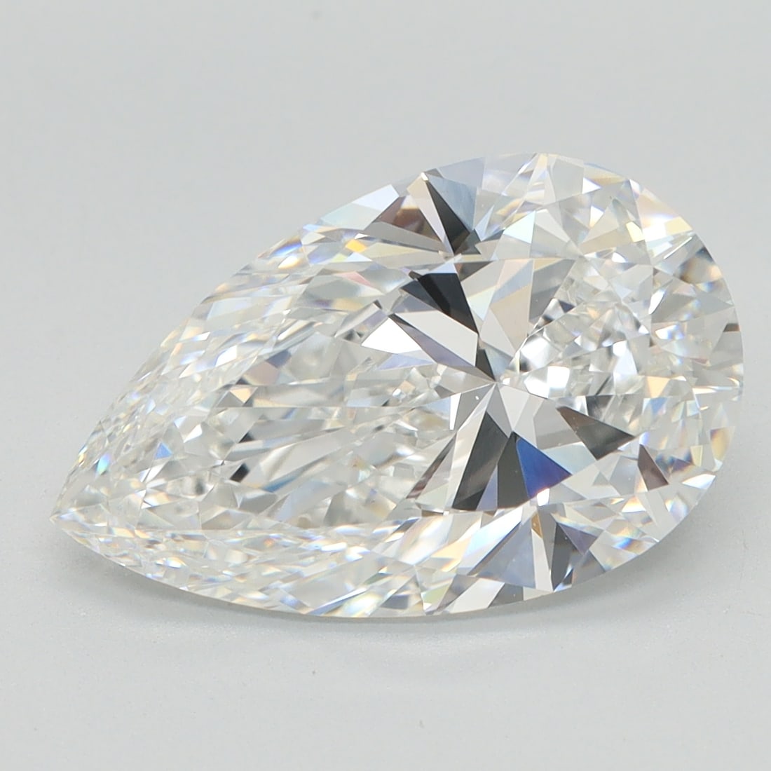Loose Diamond - PEAR 3.55ct E VS1: Loose Diamond - PEAR 3.55ct E VS1 Source: This is a real non-mined Diamond that has been grown in a lab Shape: PEAR Carats: 3.55 Color: E Clarity: VS1 Certification: IGI Condition: Pre-Owned PLEASE NO