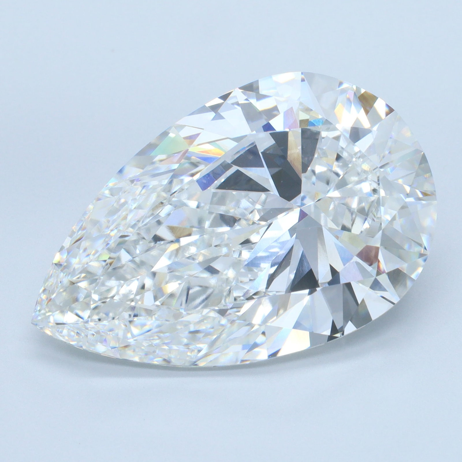 Loose Diamond - PEAR 15.02ct E VVS2: Loose Diamond - PEAR 15.02ct E VVS2 Source: This is a real non-mined Diamond that has been grown in a lab Shape: PEAR Carats: 15.02 Color: E Clarity: VVS2 Certification: IGI Condition: Pre-Owned PLEAS