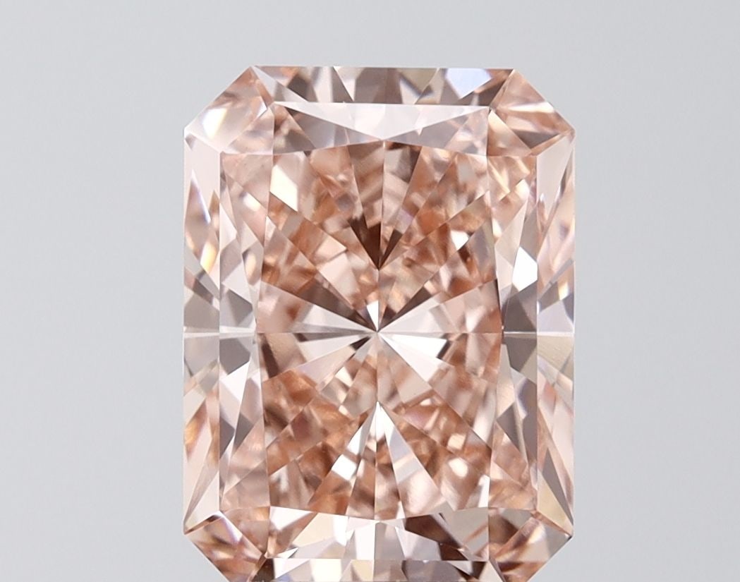 Loose Diamond - RADIANT 4.08ct Fancy Vivid Pink VVS2: Loose Diamond - RADIANT 4.08ct Fancy Vivid Pink VVS2 Source: This is a real non-mined Diamond that has been grown in a lab Shape: RADIANT Carats: 4.08 Color: Fancy Vivid Pink Certification: IGI