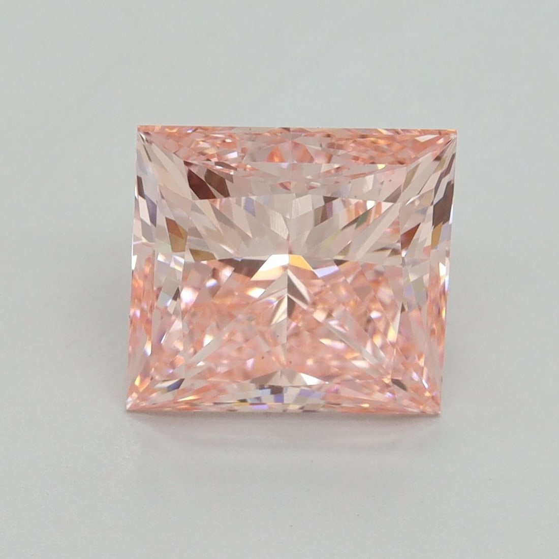 Loose Diamond - PRINCESS 4.01ct Fancy Vivid Pink VS1: Loose Diamond - PRINCESS 4.01ct Fancy Vivid Pink VS1 Source: This is a real non-mined Diamond that has been grown in a lab Shape: PRINCESS Carats: 4.01 Color: Fancy Vivid Pink Certification: IGI Video