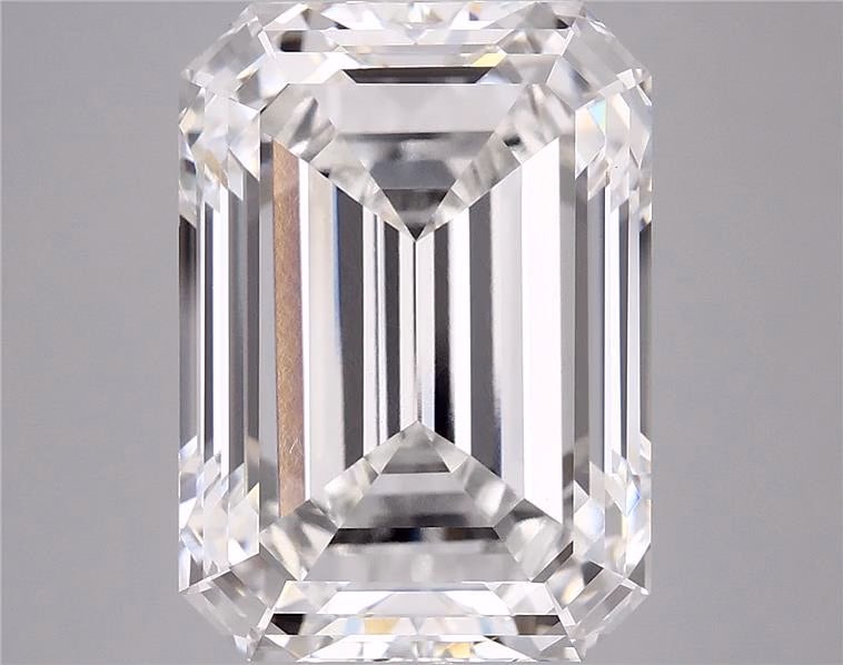 Loose Diamond - EMERALD 8.21ct F VVS2: Loose Diamond - EMERALD 8.21ct F VVS2 Source: This is a real non-mined Diamond that has been grown in a lab Shape: EMERALD Carats: 8.21 Color: F Clarity: VVS2 Certification: IGI Condition: Pre-Owned P