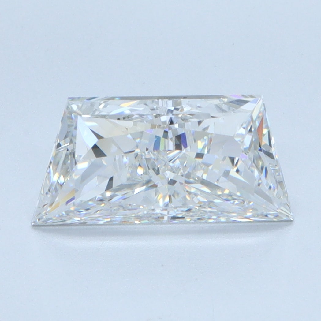 Loose Diamond - TRAPEZOID 2.06ct F VVS2: Loose Diamond - TRAPEZOID 2.06ct F VVS2 Source: This is a real non-mined Diamond that has been grown in a lab Shape: TRAPEZOID Carats: 2.06 Color: F Clarity: VVS2 Certification: IGI Condition: