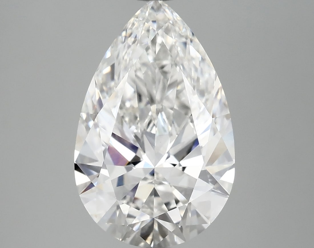 Loose Diamond - PEAR 3.63ct E VVS2: Loose Diamond - PEAR 3.63ct E VVS2 Source: This is a real non-mined Diamond that has been grown in a lab Shape: PEAR Carats: 3.63 Color: E Clarity: VVS2 Certification: IGI Condition: Pre-Owned PLEASE 