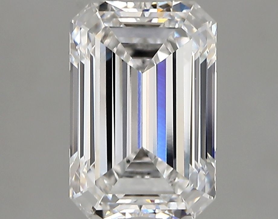 Loose Diamond - EMERALD 3.18ct E VVS1: Loose Diamond - EMERALD 3.18ct E VVS1 Source: This is a real non-mined Diamond that has been grown in a lab Shape: EMERALD Carats: 3.18 Color: E Clarity: VVS1 Certification: IGI Video: