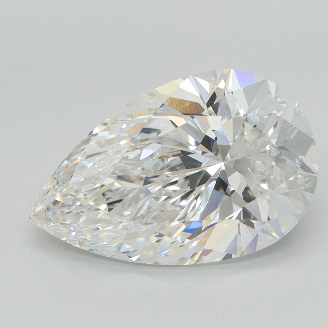 Loose Diamond - PEAR 3.1ct E VVS1: Loose Diamond - PEAR 3.1ct E VVS1 Source: This is a real non-mined Diamond that has been grown in a lab Shape: PEAR Carats: 3.1 Color: E Clarity: VVS1 Certification: IGI Condition: Pre-Owned PLEASE NO