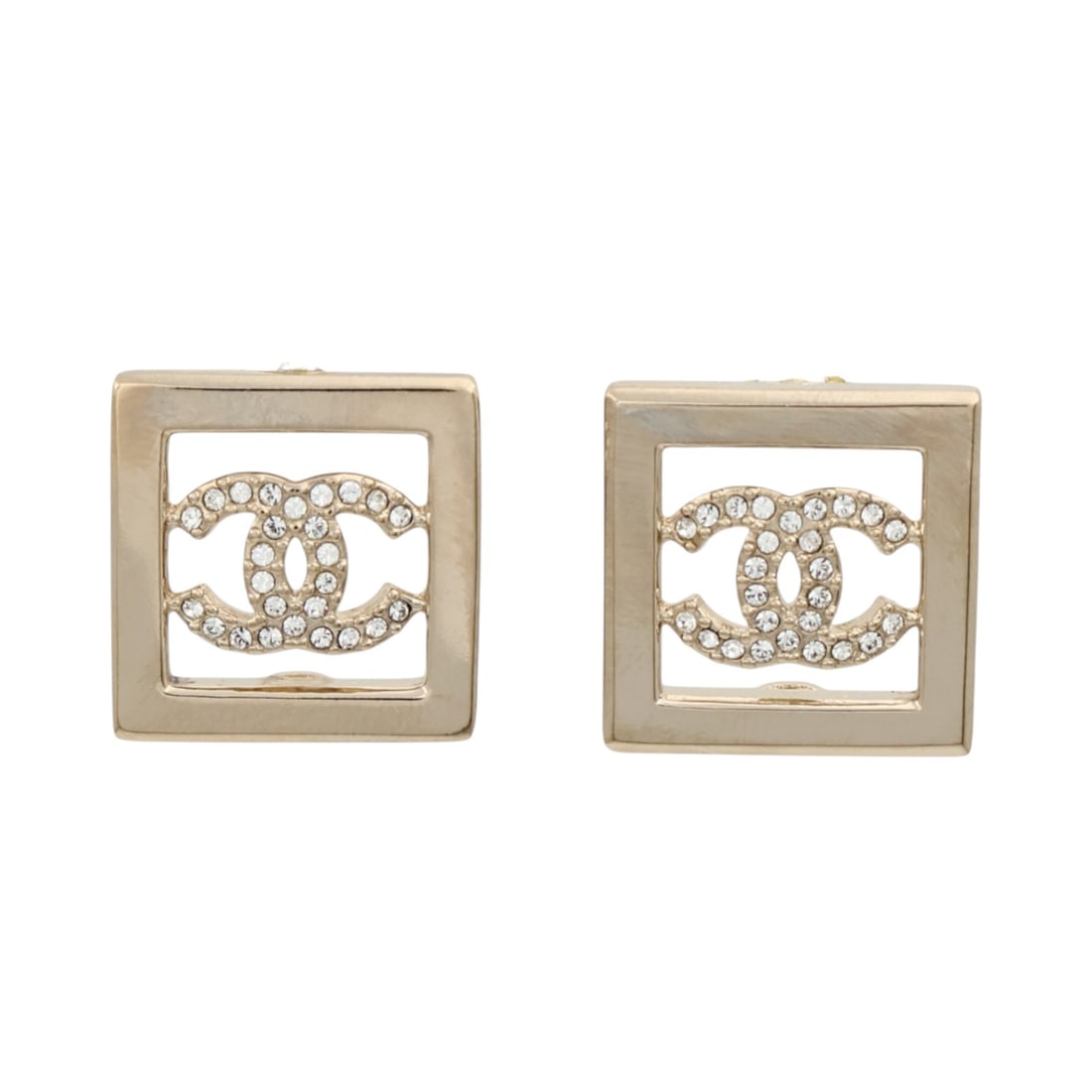 CHANEL A23P CC Pierced Earrings Gold Tone with Box: CHANEL A23P CC Pierced Earrings Gold Tone with Box CHANEL CC pierced earrings in gold-tone metal with the A23P date code. This women's pair includes a storage box and shows reasonable wear and tear co