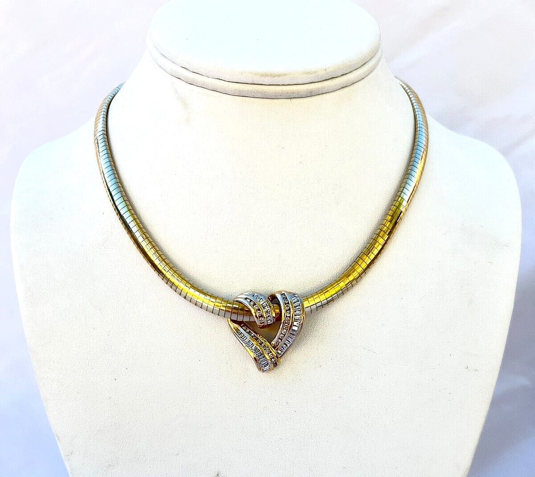 Italian 14K Gold Diamond Pendant Necklace Collar Style 1 ct: Italian 14K Gold Diamond Pendant Necklace Collar Style 1 ct This exquisite Italian 14K yellow gold diamond pendant necklace is a stunning addition to any jewelry collection. Weighing 43.20 grams, it f