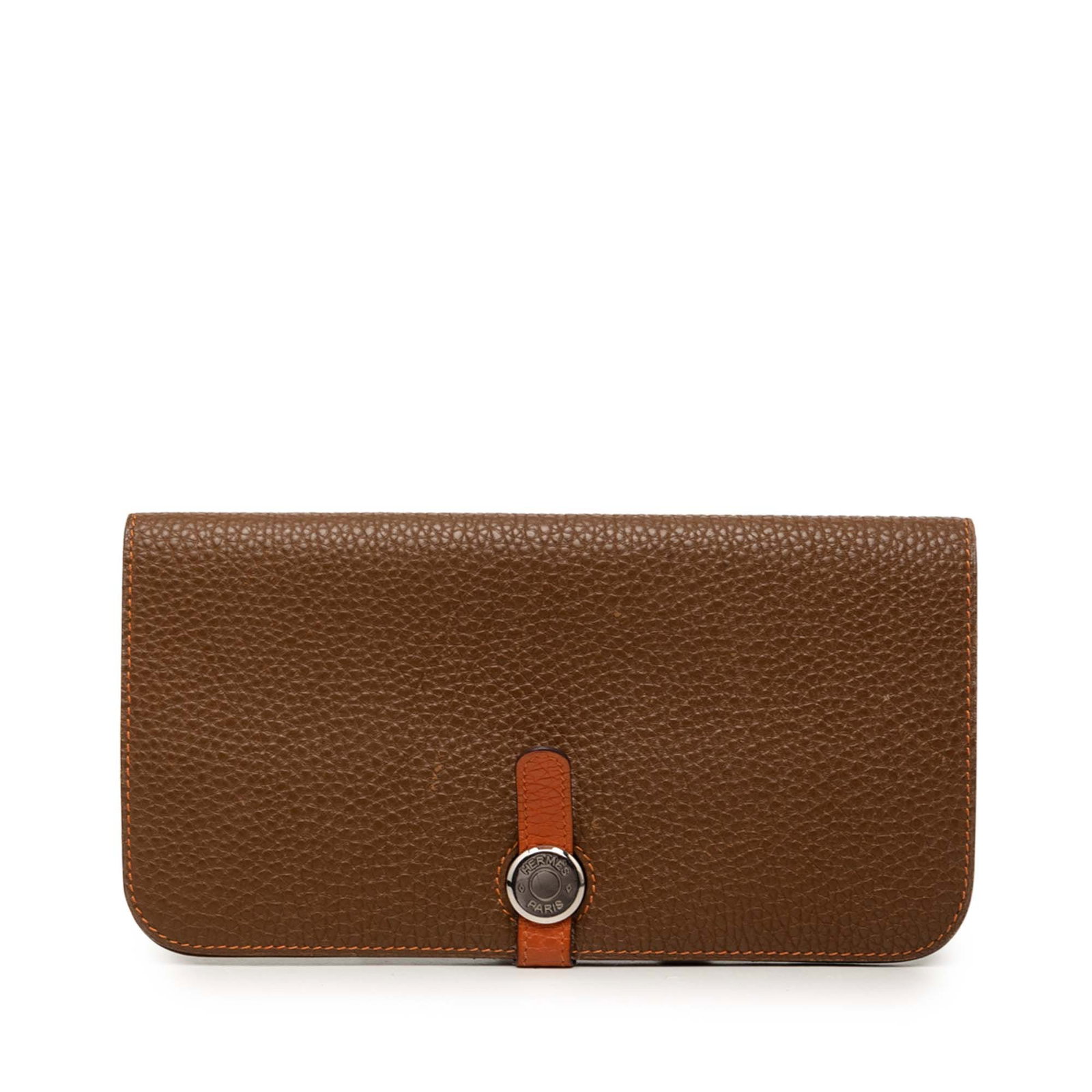 Hermes Dogon Duo GM Togo Leather Wallet Brown: Hermes Dogon Duo GM Togo Leather Wallet Brown Hermes Dogon Duo GM wallet crafted in Togo leather with a strap and clou de selle closure. The design includes an exterior back zip pocket and interior sl