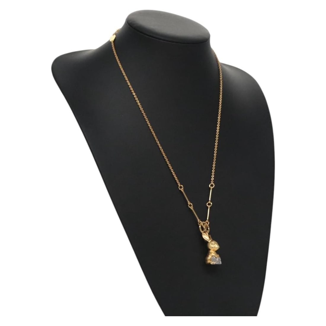 Louis Vuitton M00928 Gold Tone Metal Necklace with Box and Dust Bag: Louis Vuitton M00928 Gold Tone Metal Necklace with Box and Dust Bag This Louis Vuitton Collier LV Necklace features a gold-tone metal design, crafted in Italy for women. The necklace comes with a dust